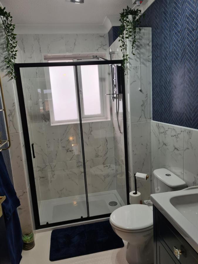 Stunning 2 Bed House Near Coastal Path/Lake/Beach Llanelli Exterior photo