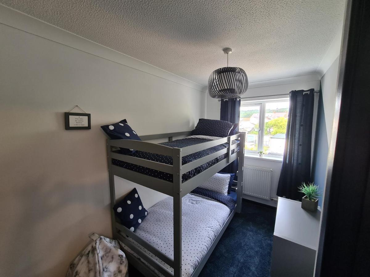 Stunning 2 Bed House Near Coastal Path/Lake/Beach Llanelli Exterior photo